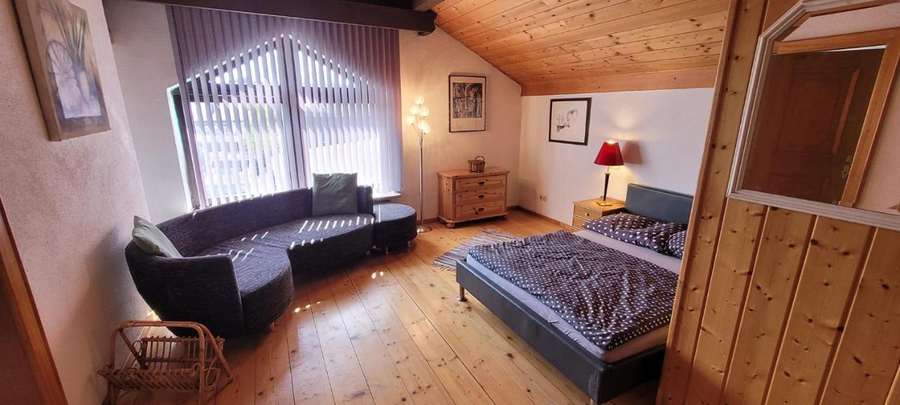 Ferienzimmer / Monteurzimmer Neumarkt Am Wallersee Eksteriør bilde