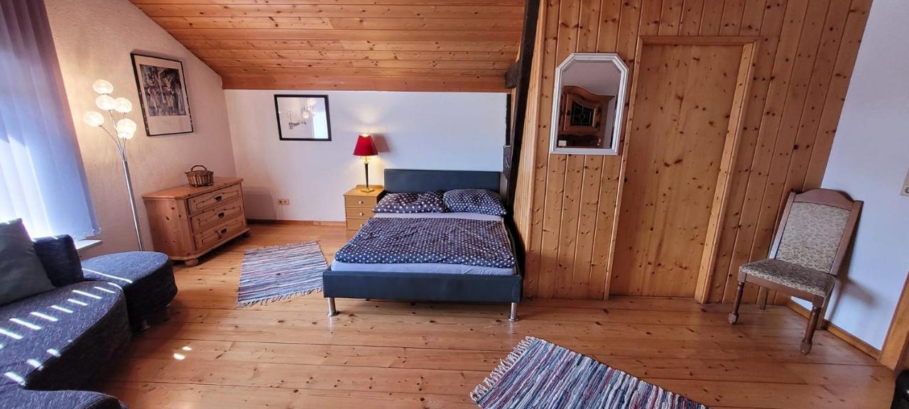 Ferienzimmer / Monteurzimmer Neumarkt Am Wallersee Eksteriør bilde